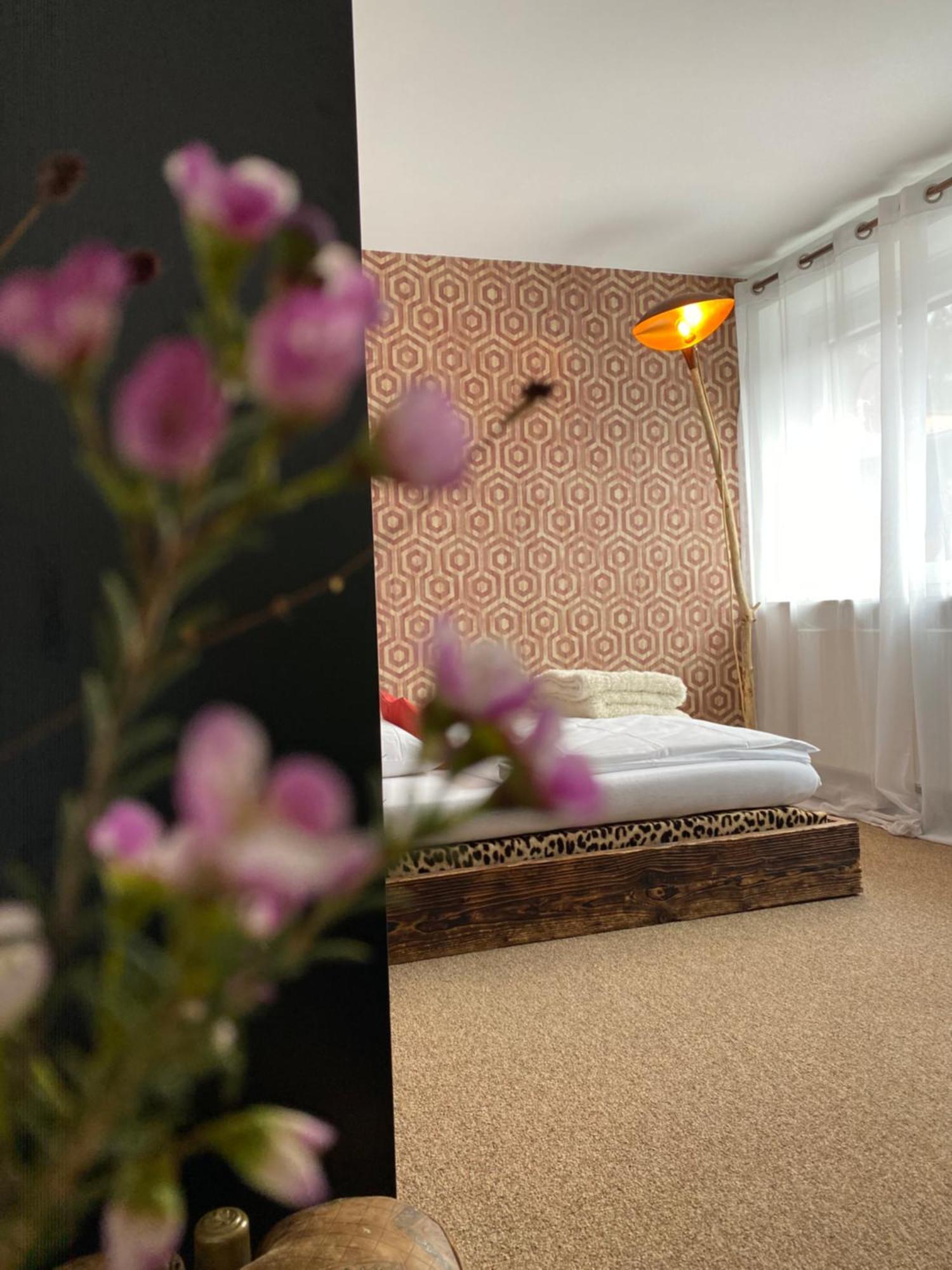 Privartzimmer 'Ausfahrt Freihalten' Husum  Zewnętrze zdjęcie
