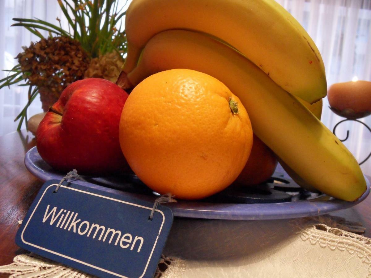 Privartzimmer 'Ausfahrt Freihalten' Husum  Zewnętrze zdjęcie